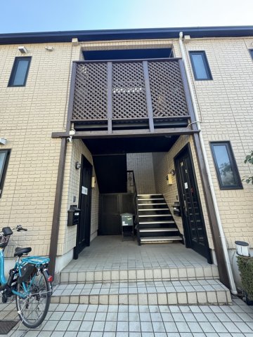 17/17 エントランス