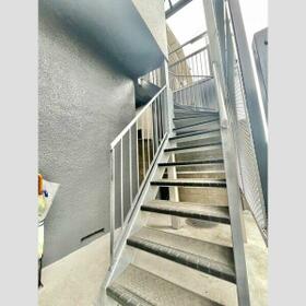 13/13 エントランス