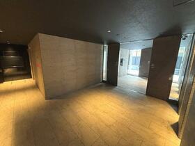 16/26 エントランス