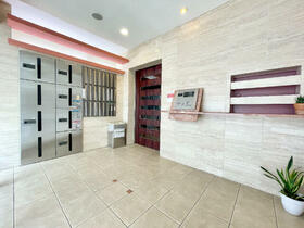 2/2 エントランス