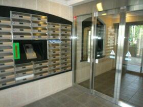 2/2 エントランス