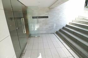 16/16 エントランス