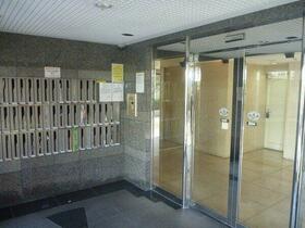 16/16 エントランス