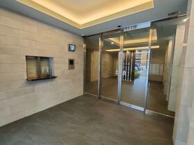 13/14 エントランス