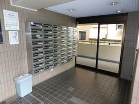 16/16 エントランス