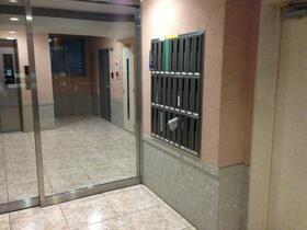 16/16 エントランス