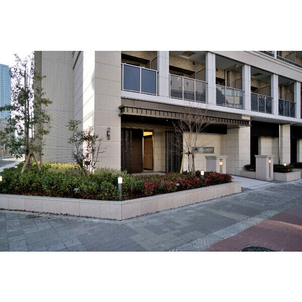 13/14 エントランス