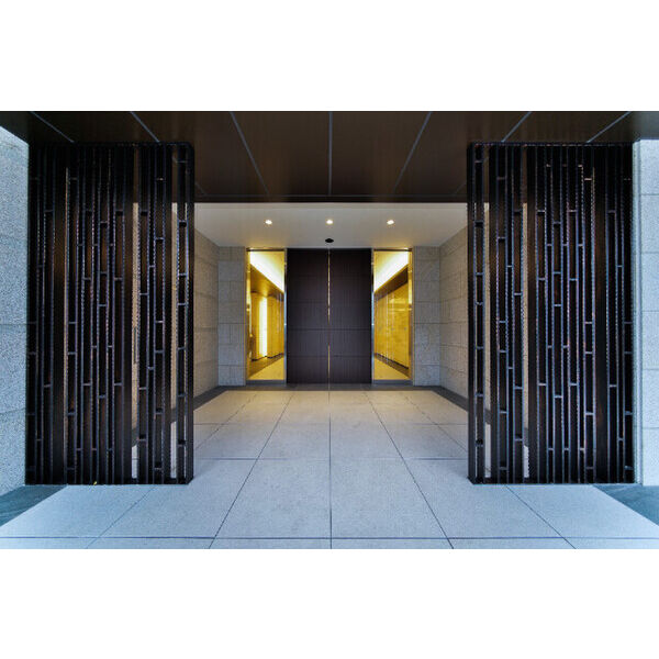 14/14 エントランス