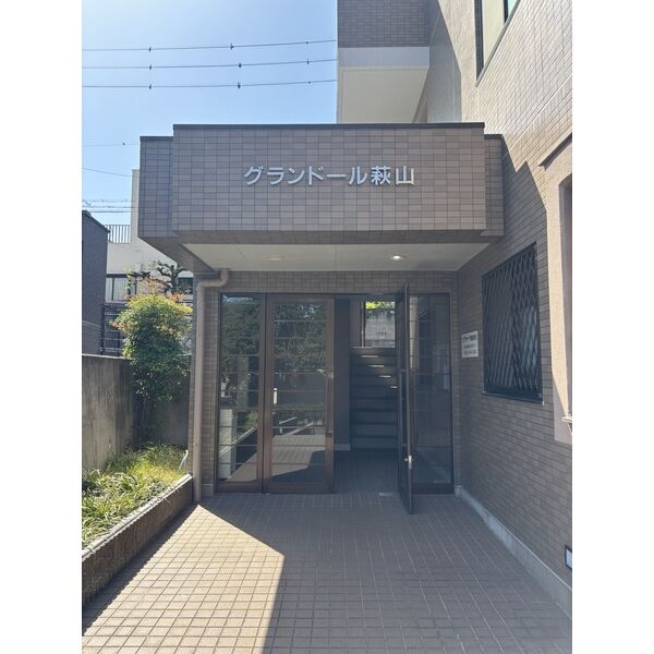 16/17 エントランス