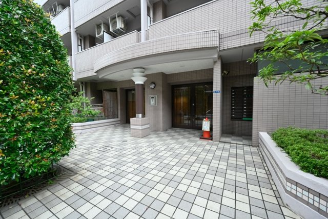 17/25 エントランス