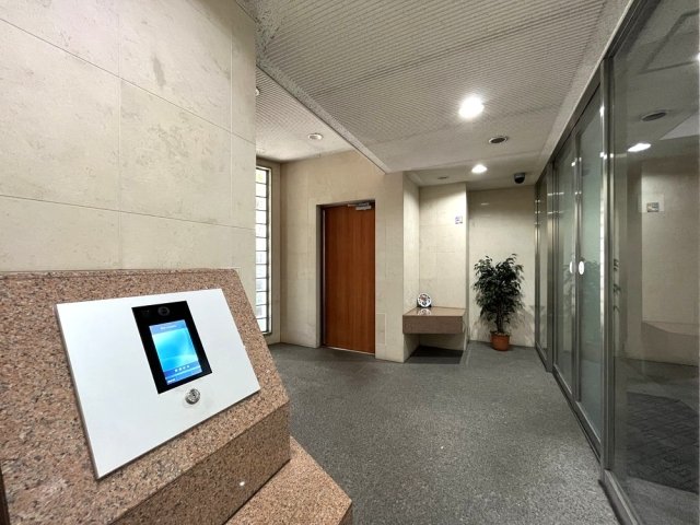 15/16 エントランス