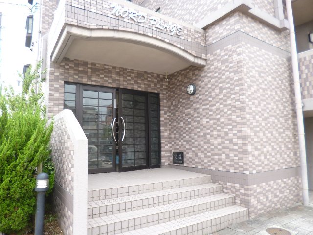 19/28 エントランス