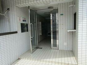 2/2 エントランス