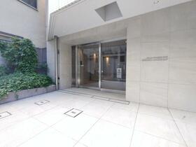 2/2 エントランス