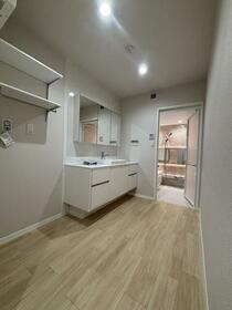 16/16 エントランス