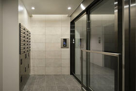 13/13 エントランス