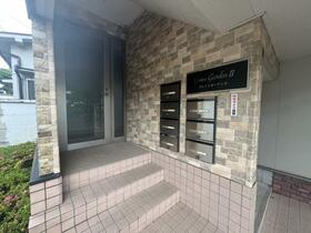 16/16 エントランス