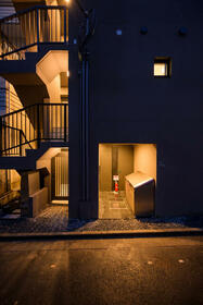 16/16 エントランス