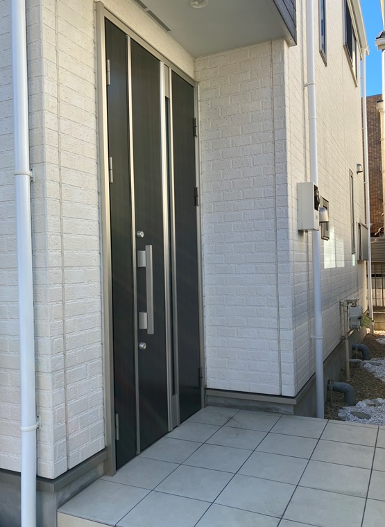 18/19 エントランス