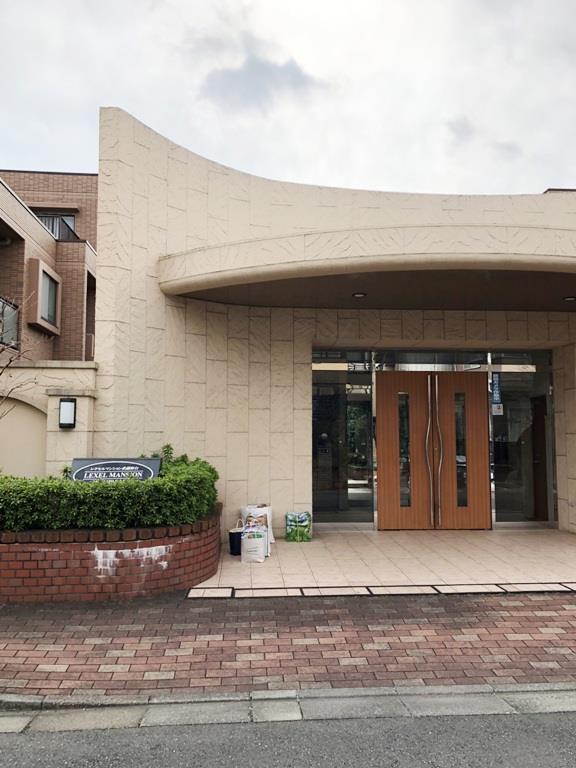 16/16 エントランス