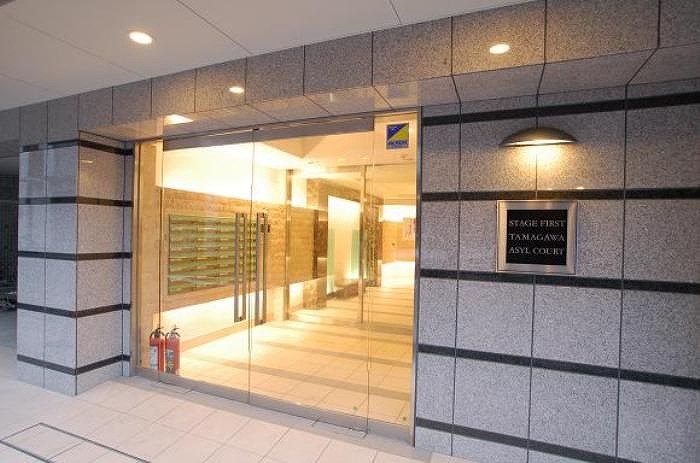 16/26 エントランス