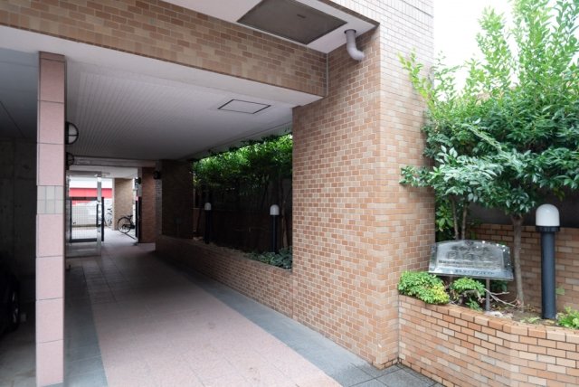 2/4 エントランス