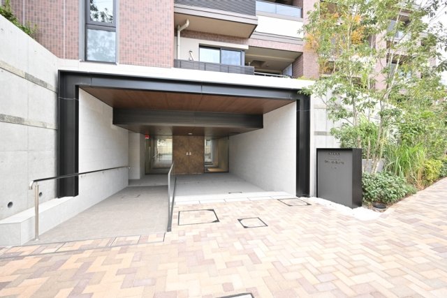 17/18 エントランス