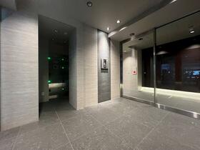 16/16 エントランス