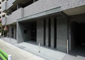 16/16 エントランス