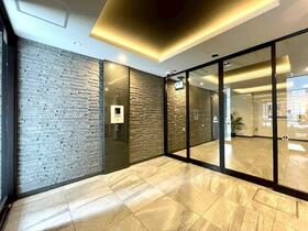 16/16 エントランス