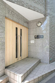 2/2 エントランス