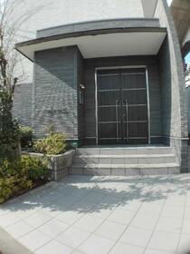 16/16 エントランス