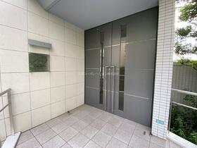 16/16 エントランス