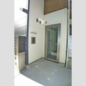 5/5 エントランス