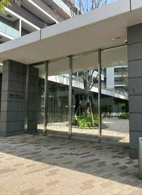 16/16 エントランス