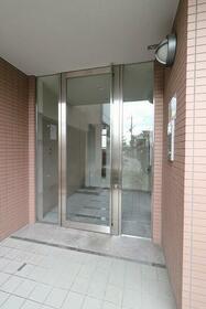 16/16 エントランス