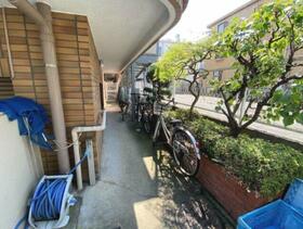 2/2 エントランス