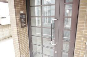 2/2 エントランス