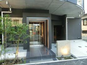 16/16 エントランス