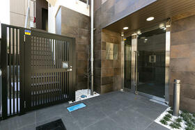 2/2 エントランス