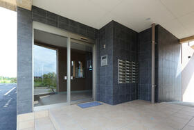 16/16 エントランス