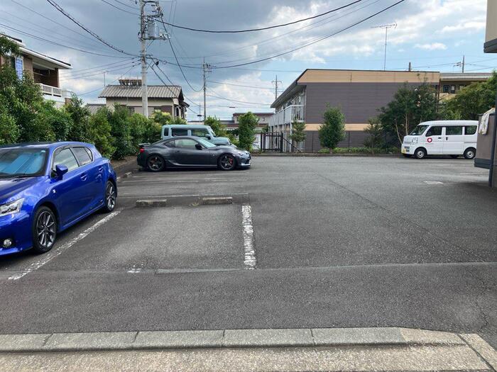16/25 駐車場