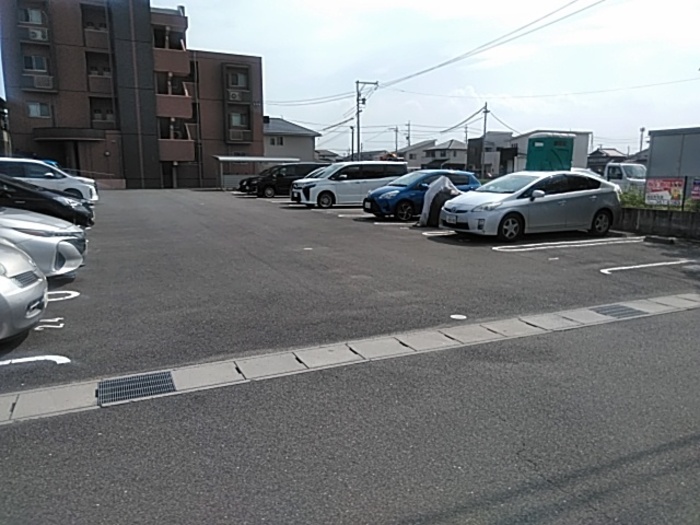 14/18 駐車場