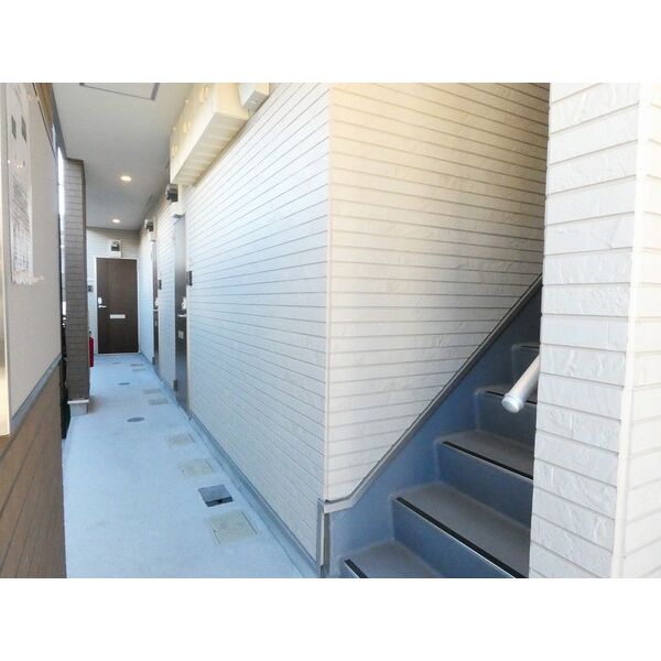 16/16 エントランス