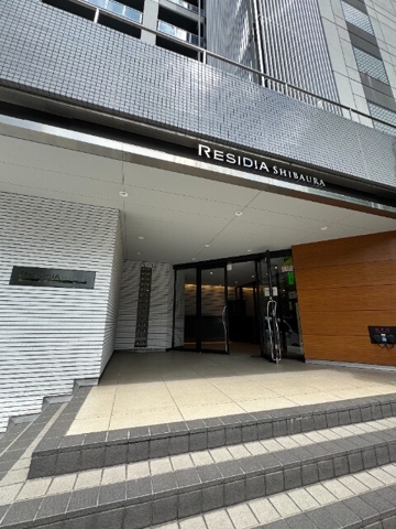 21/29 エントランス