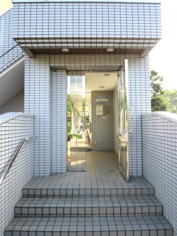 14/20 エントランス