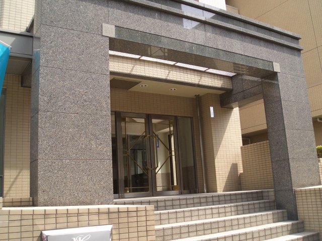 14/14 エントランス