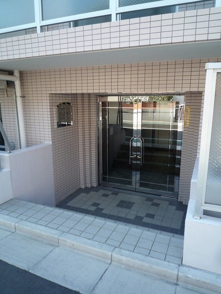 14/14 エントランス