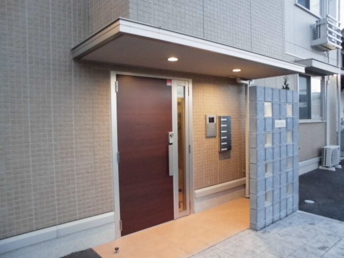 15/22 エントランス