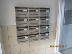 16/16 エントランス